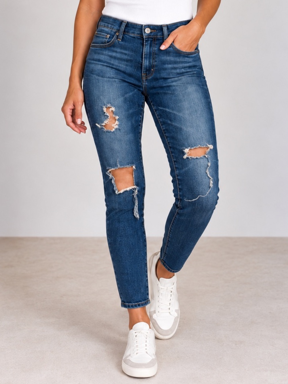 AG Adriano Goldschmied The Legging Super Skinny Distressed Jeans 29R